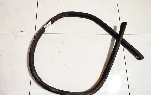 Opel Tigra B Rubber seal front coupe door 