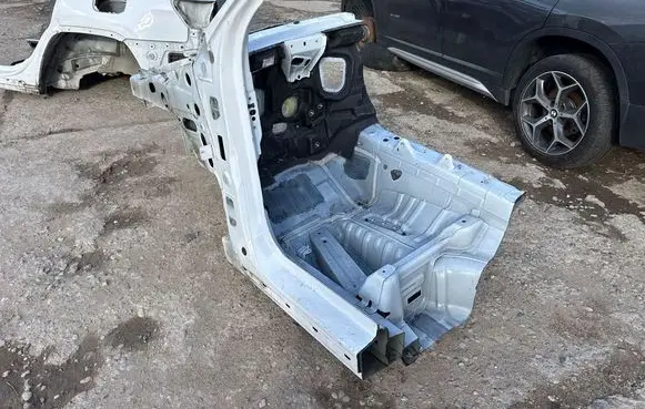 Jeep Grand Cherokee Front quarter panel 68636867AA 68083019AA 68083019AC