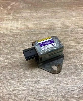 Toyota Land Cruiser (J120) Airbag deployment crash/impact sensor 8983360010 1879000471
