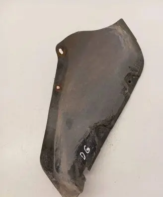 Rear arch fender liner splash guards