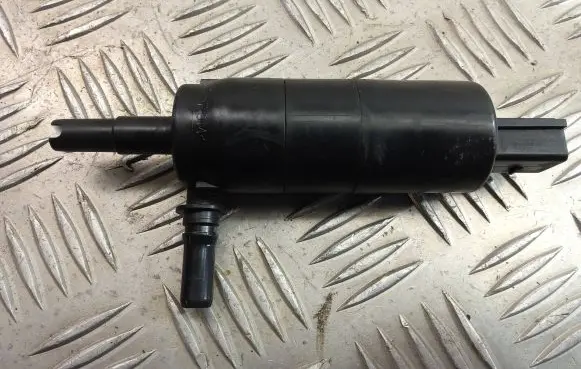 BMW X3 F25 Windscreen/windshield washer pump 7217792