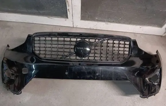 Volvo XC40 Front bumper