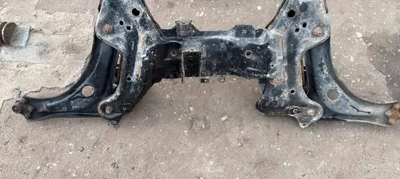 Peugeot 2008 I Front subframe 9804208180