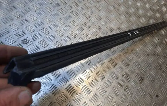 Volkswagen Jetta VI Rear door glass trim molding 5C6839479