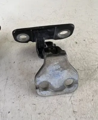 Land Rover Discovery Sport Front door upper hinge 