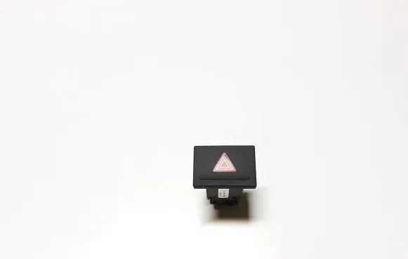 Volkswagen Touareg I Hazard light switch 7L6953235