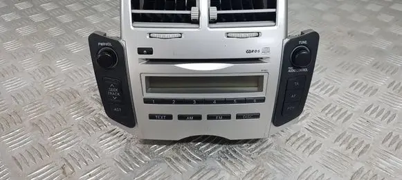 Toyota Yaris Radio/CD/DVD/GPS head unit 861200D200 S0501876 1220007110B101