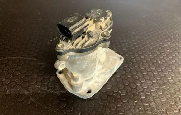Ford Focus C-MAX Throttle body valve 21200005BA