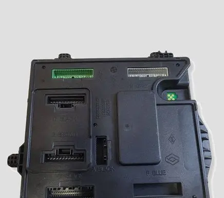 Renault Megane III Fuse module 284B17882R S180098101