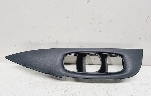 Nissan X-Trail T32 Front door window switch trim 809604CE0A