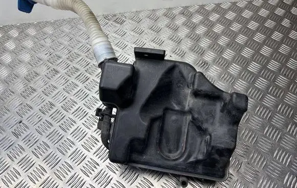 Windshield washer fluid reservoir/tank