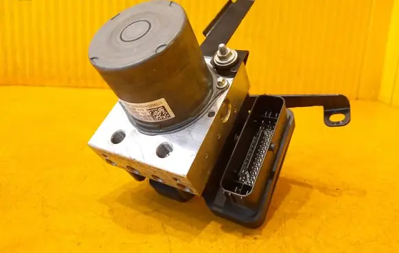 Mercedes-Benz A W177 ABS Pump A1779002403