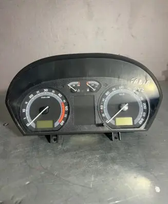 Skoda Fabia Mk1 (6Y) Speedometer (instrument cluster) 6Y0920883E 110080253