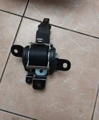 Nissan Qashqai Middle seatbelt (rear) 54242650CA16116