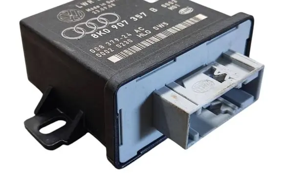 Audi A4 S4 B8 8K Light module LCM 8K0907357B