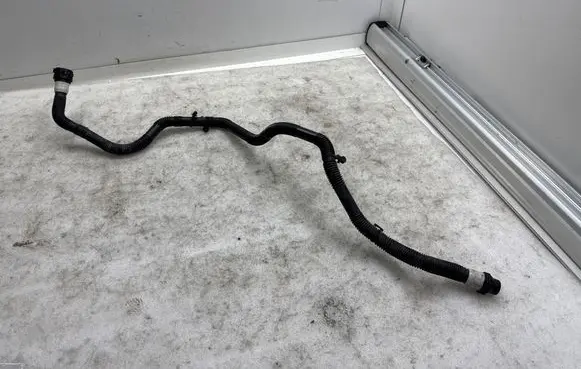 Tesla Model Y Electric car engine cooling hoses/pipes 164766600D