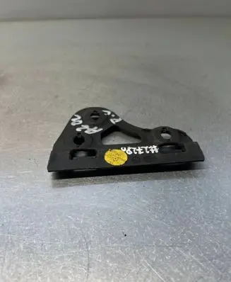 Audi A2 Fender mounting bracket 8Z0821250