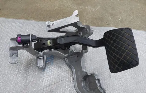 Audi A6 C7 Brake pedal 4H1723140A 4G1723117