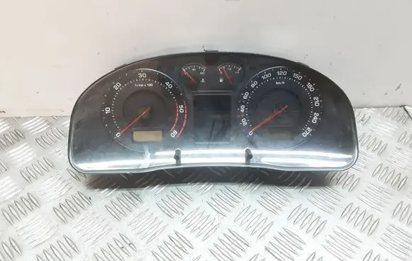 Skoda Superb B5 (3U) Speedometer (instrument cluster) 3U0920841D
