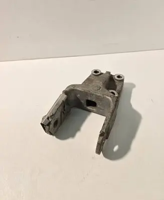 Peugeot 407 Engine mounting bracket 9646119980