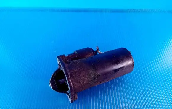 Volvo V70 Starter motor 0001109041