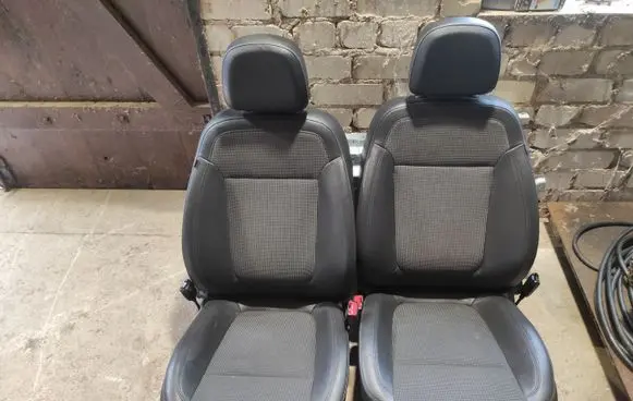 Seat set
