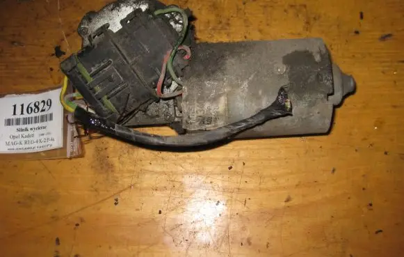 Opel Kadett E Front wiper linkage and motor