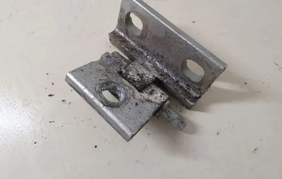 Volvo XC90 Rear door upper hinge