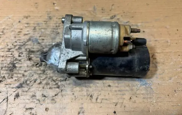 Citroen C4 I Starter motor 9640825280 D6RA110 01J81110