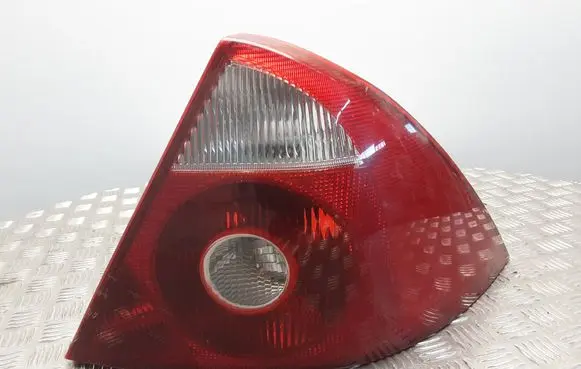 Ford Mondeo Mk III Rear/tail lights 1S7113404A