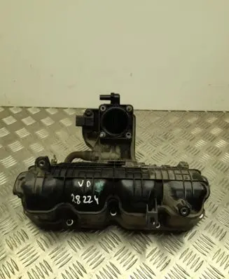 Lexus CT 200H Intake manifold 1712037052
