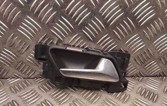 Peugeot 208 Front door interior handle 98201552 98201552vv 25527w01