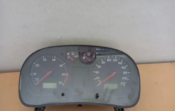 Volkswagen Golf IV Speedometer (instrument cluster) 1J0919861 110008916