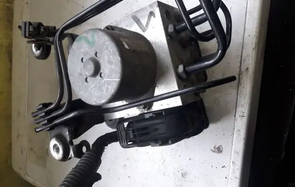 Ford Mondeo MK IV ABS Pump 8G912C405AB