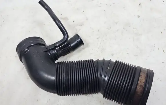 Audi A3 S3 8L Air intake duct part 1J0129684