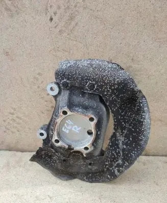 BMW 6 E63 E64 Front wheel hub spindle knuckle 6762018