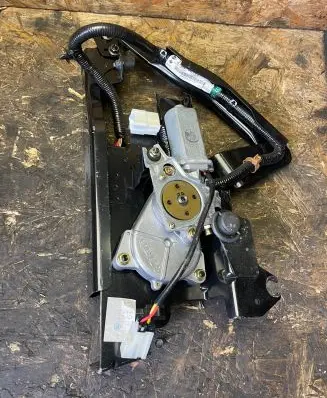 Nissan 350Z Folding roof motor 24028CE400 HUAH3HJJT77