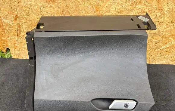 Audi e-tron Glove box 4KL857035 0483301 4KL8570
