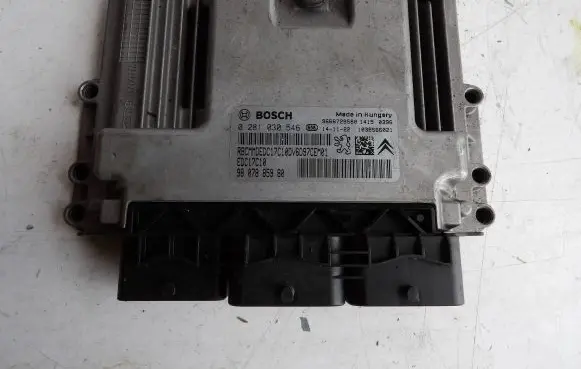 Citroen C4 II Engine control unit/module 9666729580 9807885980 0281030546