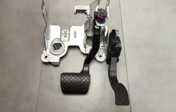 Audi A5 Sportback 8TA Brake pedal bracket assembly 8K1721117 KTS19 A1S112CC1