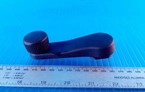 Volkswagen PASSAT B6 Rear door window winding handle 6Q0837581A