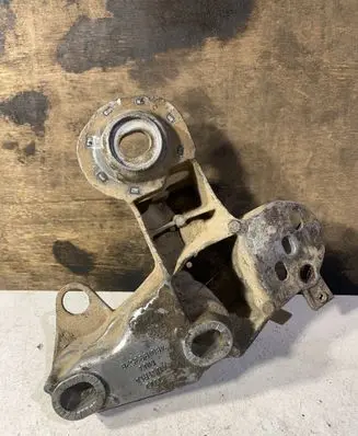 Audi A4 S4 B5 8D Engine mounting bracket 4B0199352B