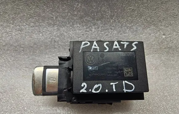 Volkswagen PASSAT B6 Ignition lock 3C0905843R