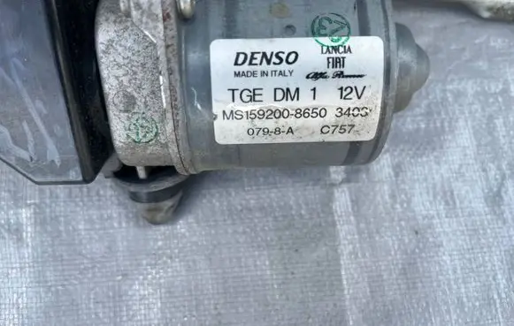 Fiat 500 Wiper motor MS1592008650 0798A