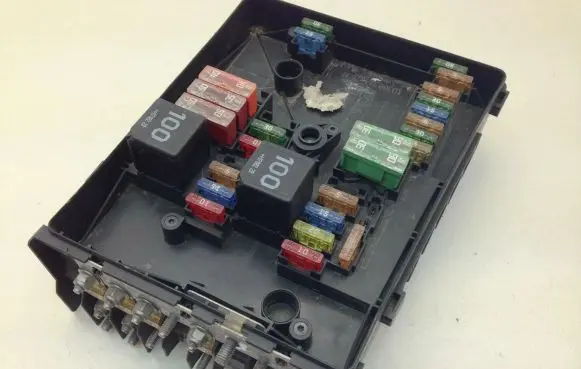 Volkswagen Golf Plus Fuse box set 1K0937125A