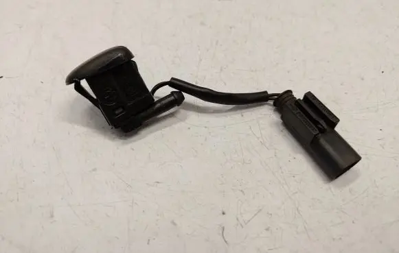 BMW 5 E39 Windshield washer spray nozzle 61668361039