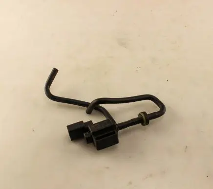 Engine mount vacuum valve