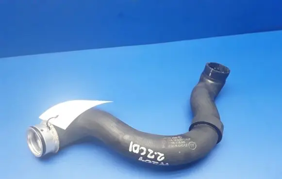 Mercedes-Benz C W204 Engine coolant pipe/hose A2045010682
