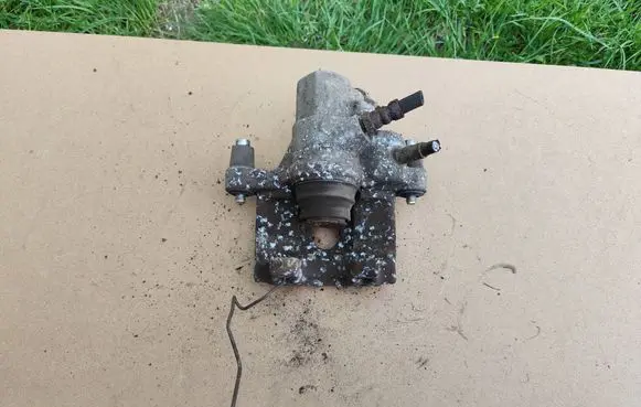 Mazda 3 II Rear brake caliper