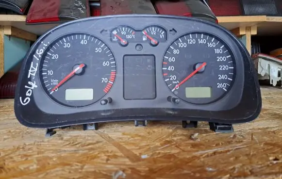 Volkswagen Golf IV Speedometer (instrument cluster) 1J0920802B